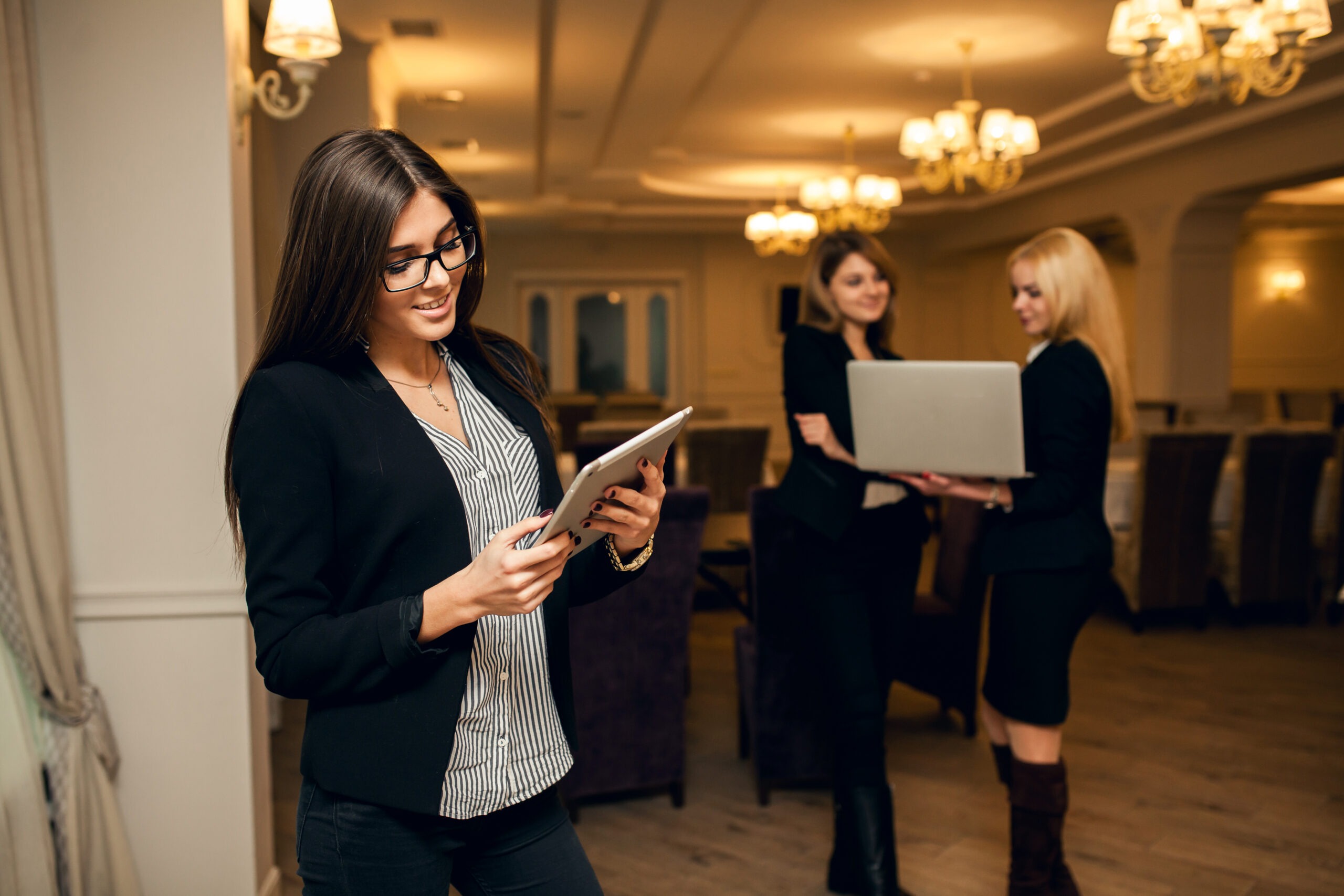 smile-women-offering-business-caucasian